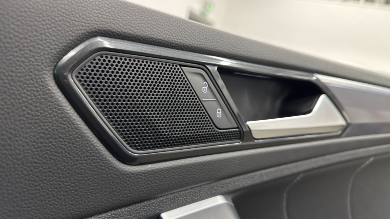 Volkswagen Tiguan 2.0 TDi 150 R-Line 5dr DSG Diesel Estate